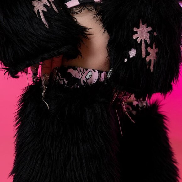 NEW ACDC RAG x Gloomy Bear x Sophie Powers Cake Black Faux Fur Leg Warmer - Picture 4 of 8
